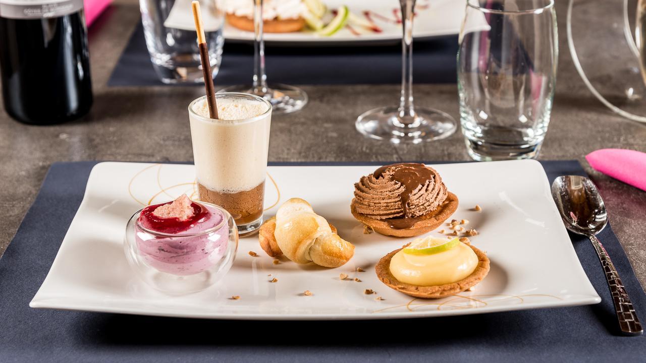 Hotel Restaurant L'Evidence Neufchâteau Zewnętrze zdjęcie